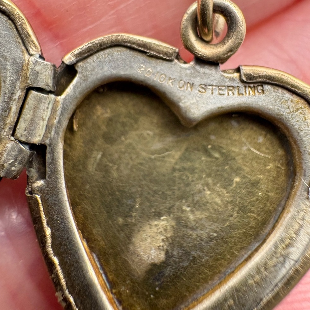 Vintage Etched Gold Filled Over Sterling Heart Locket - Picture 8 of 9